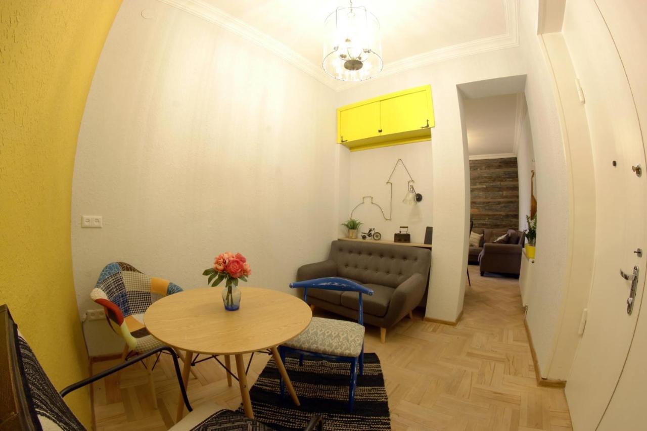 Hostel Nomad Tbilisi Exterior foto
